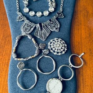 Silvertone set of jewelry Sold